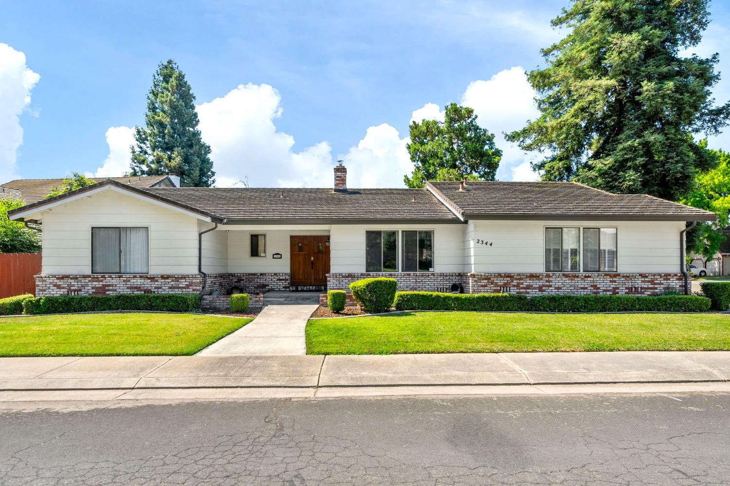 Detail Gallery Image 1 of 58 For 2344 Canyon Creek Dr, Stockton,  CA 95207 - 3 Beds | 2 Baths