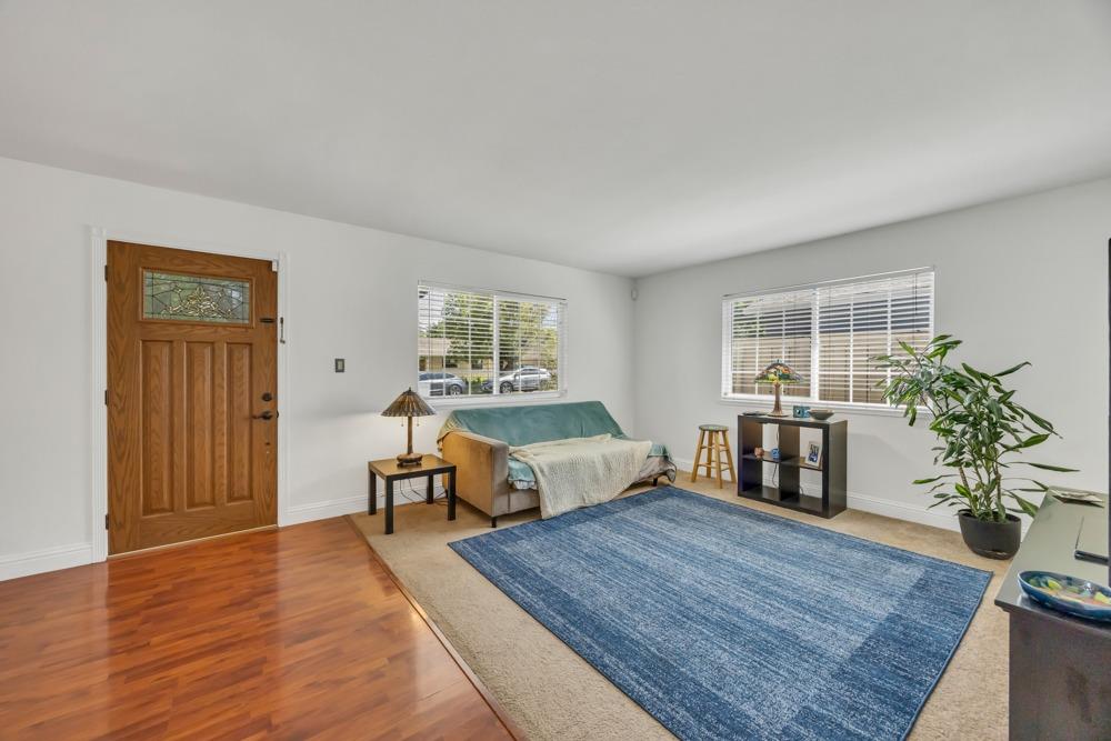 Detail Gallery Image 5 of 38 For 3432 Humboldt Way, Sacramento,  CA 95864 - 3 Beds | 2 Baths