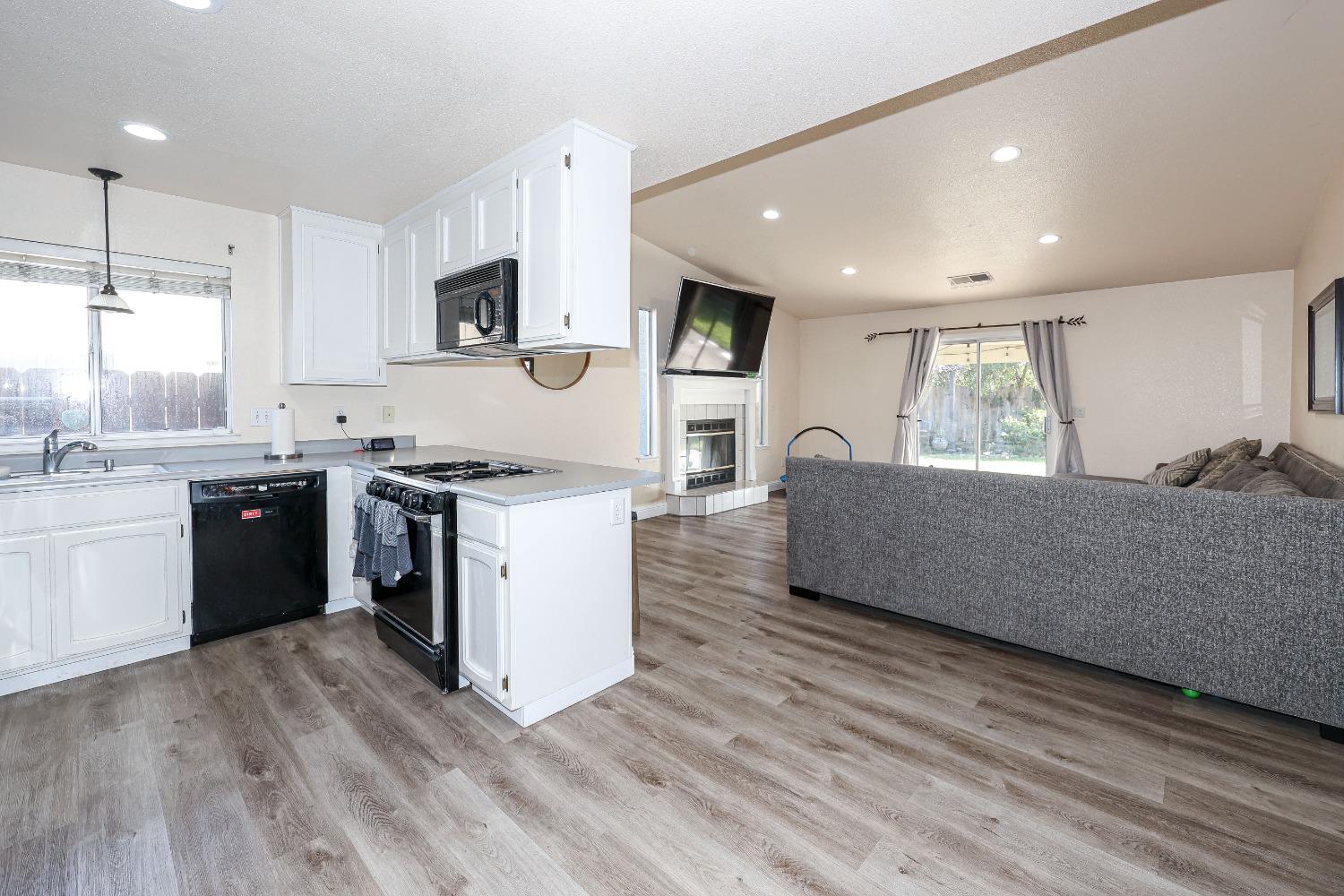 Detail Gallery Image 8 of 42 For 134 Clipper Ct, Atwater,  CA 95301 - 3 Beds | 2 Baths