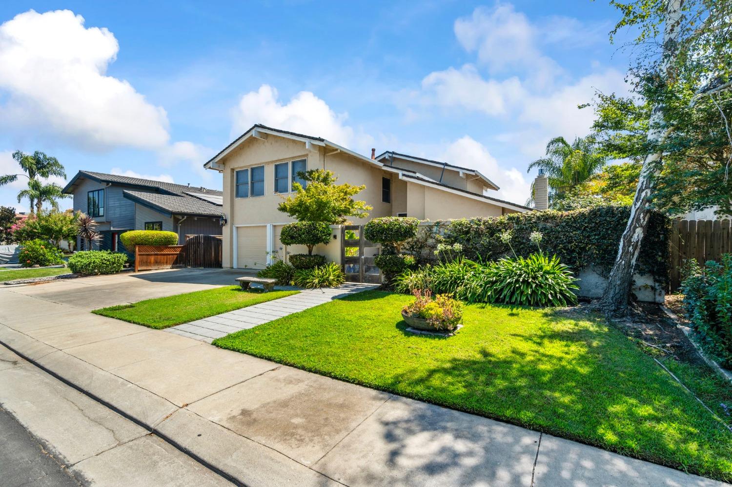 Detail Gallery Image 5 of 61 For 3843 Petersburg Cir, Stockton,  CA 95219 - 3 Beds | 2/1 Baths