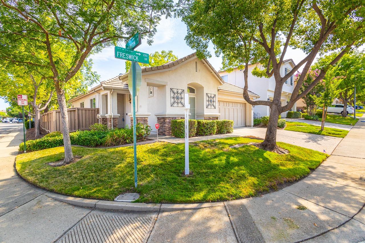 Detail Gallery Image 2 of 26 For 1281 Freswick Dr, Folsom,  CA 95630 - 3 Beds | 2 Baths