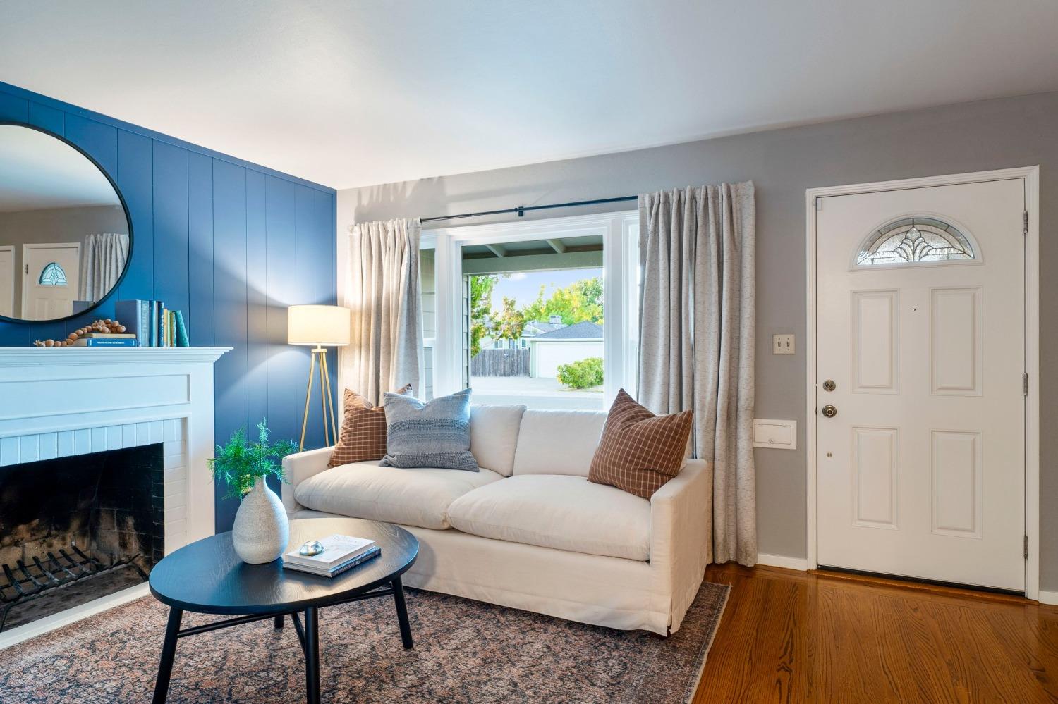 25Th Avenue, Sacramento, CA, 95822-2213