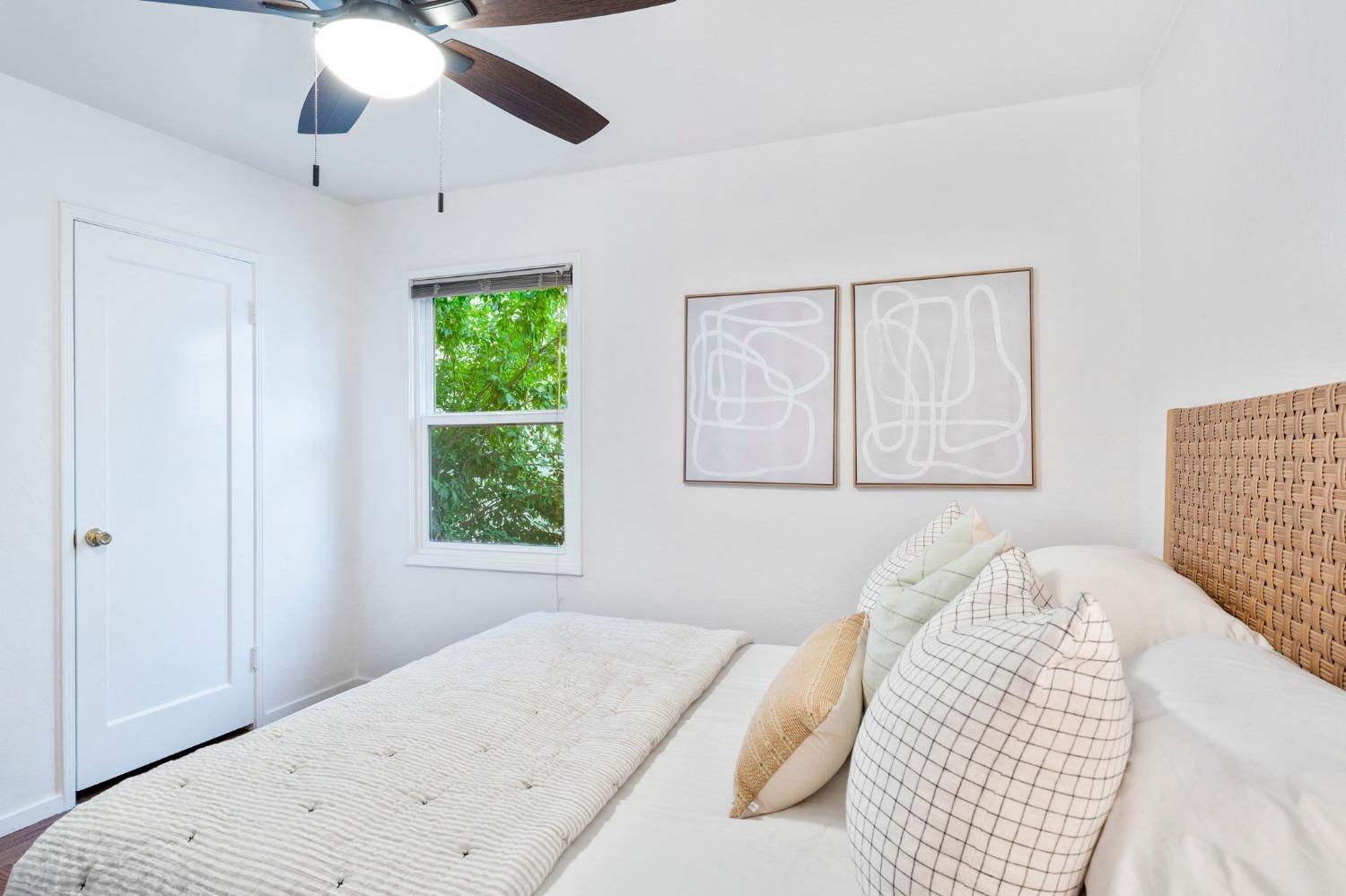 25Th Avenue, Sacramento, CA, 95822-2213