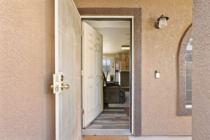 Detail Gallery Image 7 of 39 For 1935 Mcpatt Pl, Stockton,  CA 95206 - 3 Beds | 2 Baths