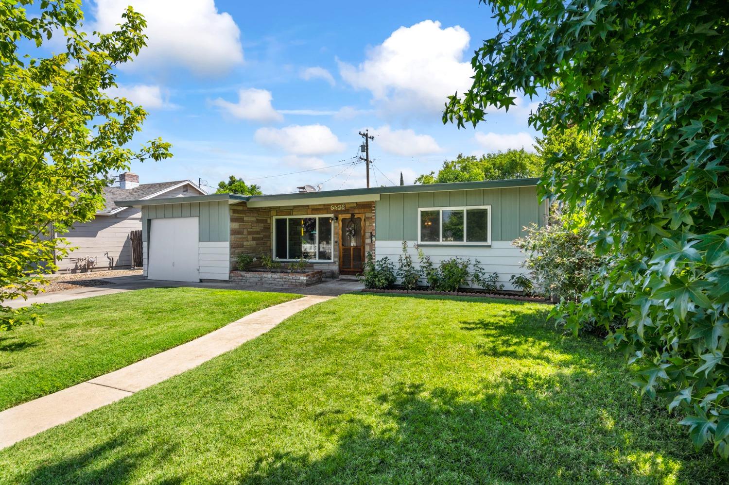 Detail Gallery Image 4 of 47 For 6436 Leesburg Pl, Stockton,  CA 95207 - 3 Beds | 1 Baths