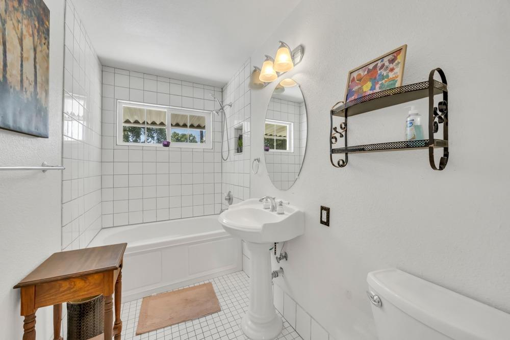 Detail Gallery Image 25 of 38 For 3432 Humboldt Way, Sacramento,  CA 95864 - 3 Beds | 2 Baths