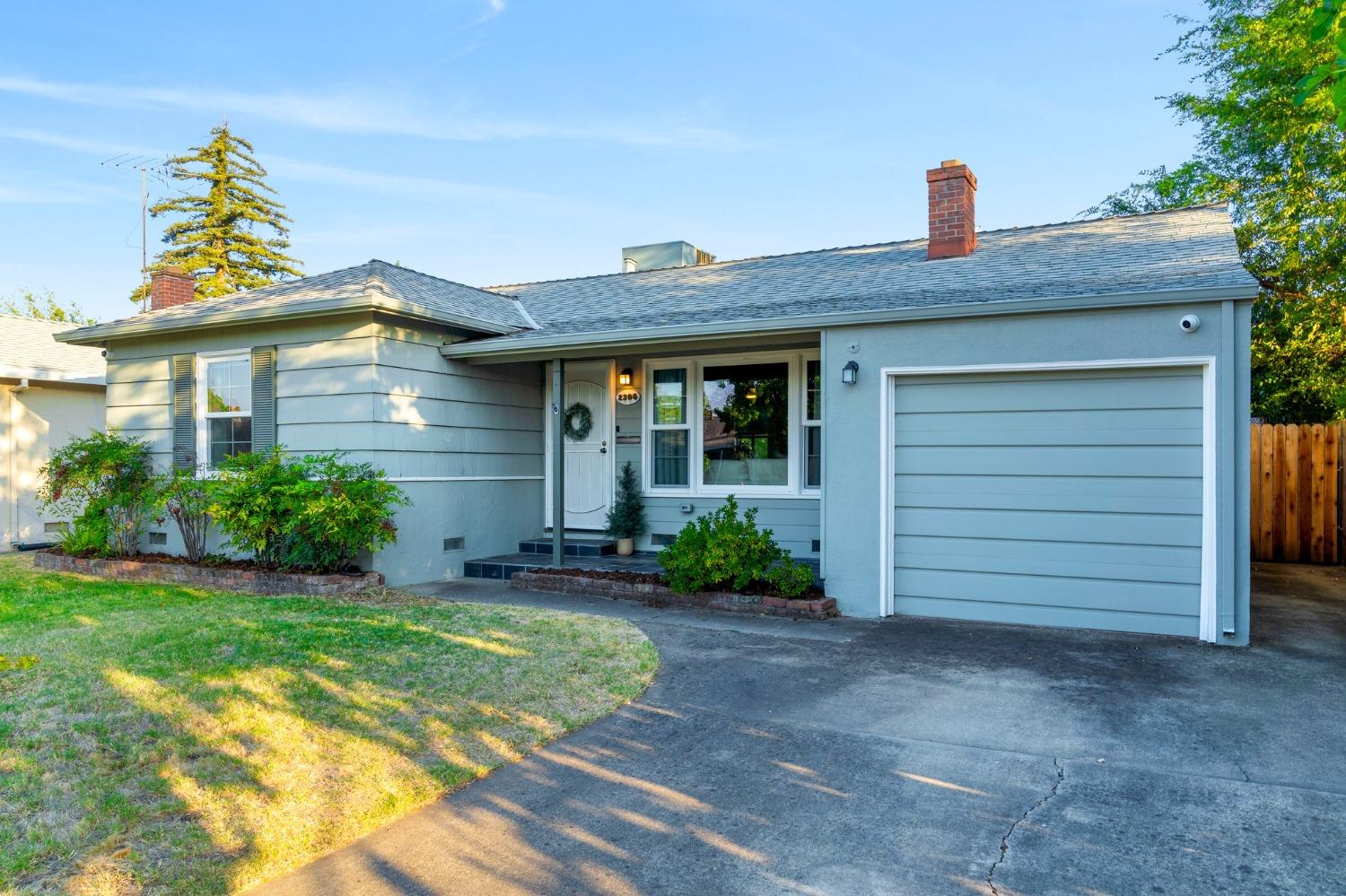 25Th Avenue, Sacramento, CA, 95822-2213