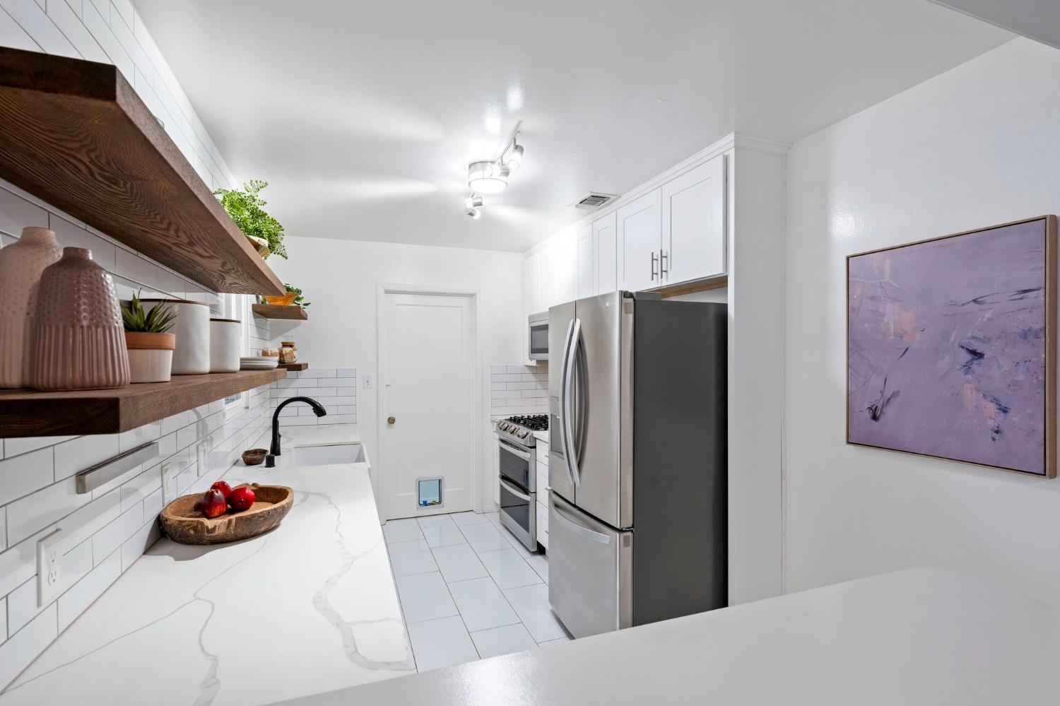 25Th Avenue, Sacramento, CA, 95822-2213
