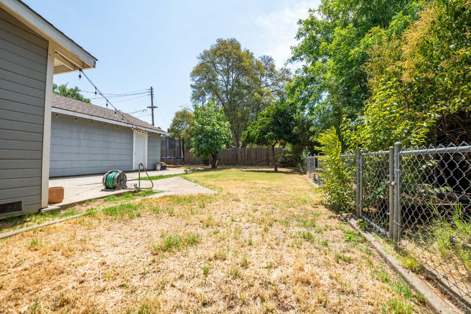 Detail Gallery Image 36 of 62 For 6700 18th Ave, Sacramento,  CA 95820 - 3 Beds | 2 Baths