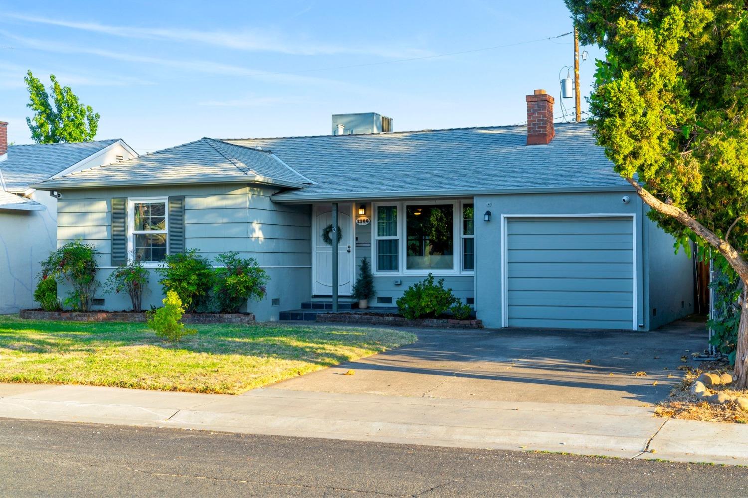 25Th Avenue, Sacramento, CA, 95822-2213