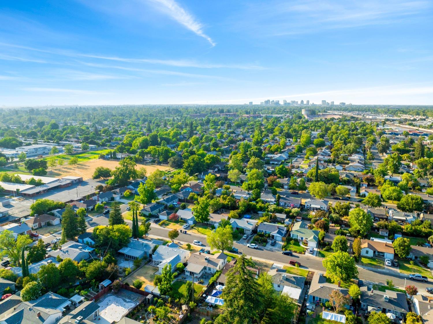 25Th Avenue, Sacramento, CA, 95822-2213