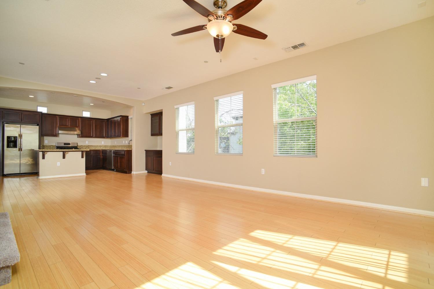 Photo #3: 224081717 Listing 