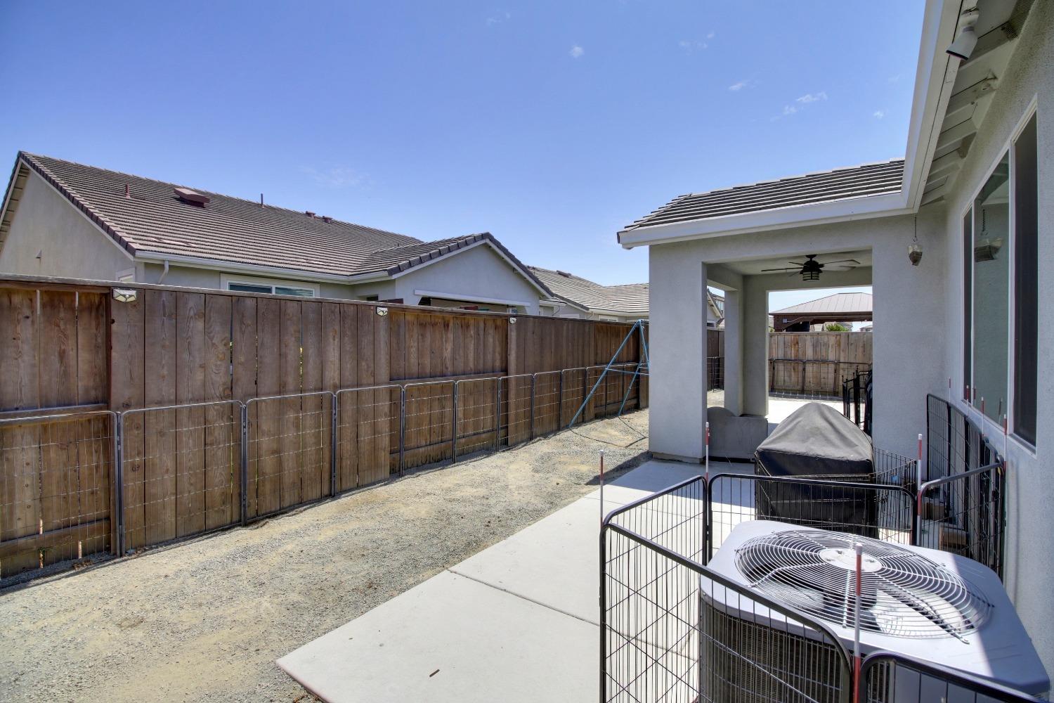 Detail Gallery Image 41 of 50 For 10936 Mikas Pond Way, Stockton,  CA 95219 - 4 Beds | 2/1 Baths