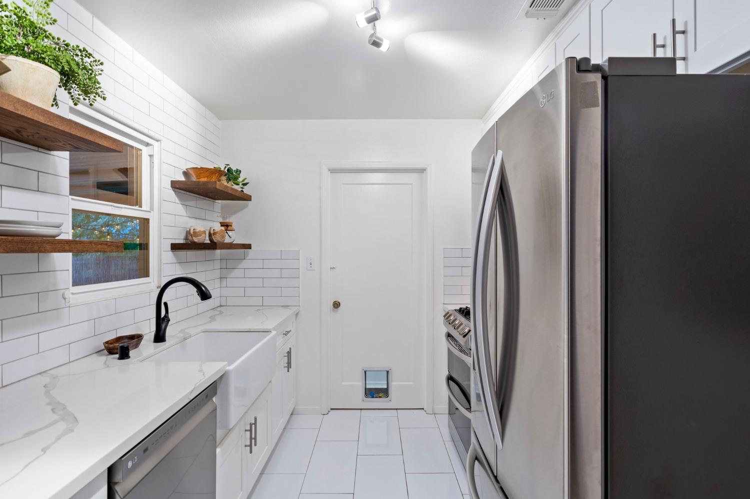 25Th Avenue, Sacramento, CA, 95822-2213