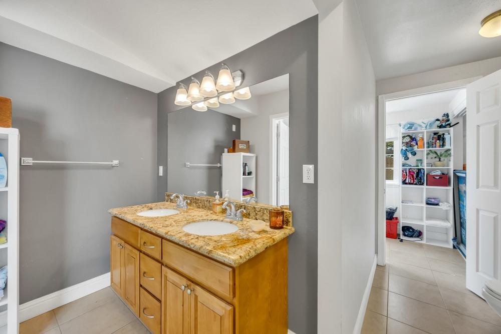 Detail Gallery Image 16 of 38 For 3432 Humboldt Way, Sacramento,  CA 95864 - 3 Beds | 2 Baths