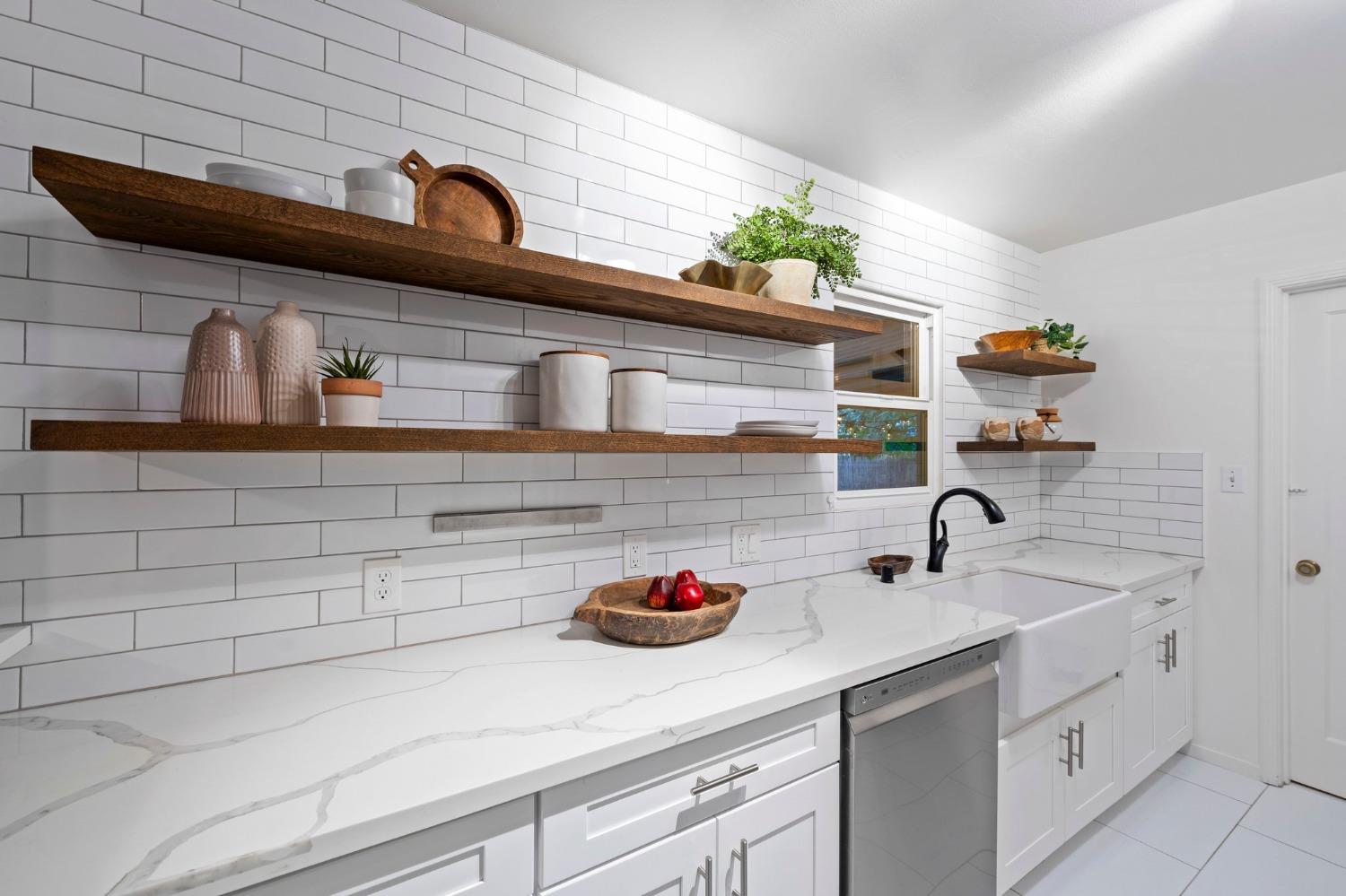 25Th Avenue, Sacramento, CA, 95822-2213