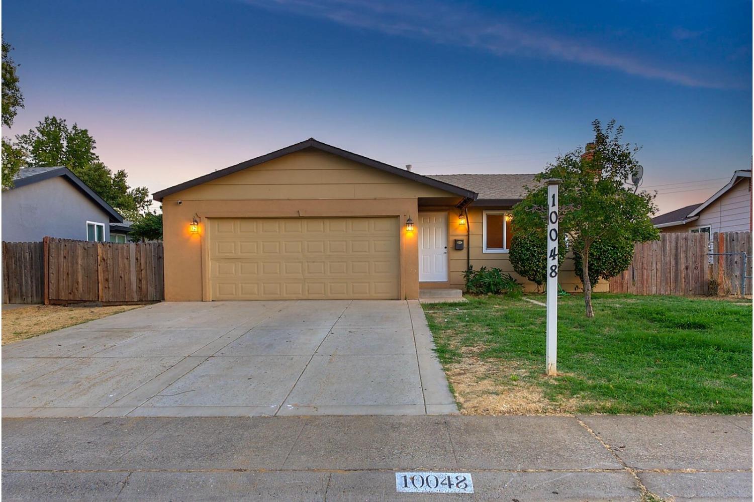 Detail Gallery Image 1 of 1 For 10048 Nebula Way, Sacramento,  CA 95827 - 4 Beds | 2 Baths