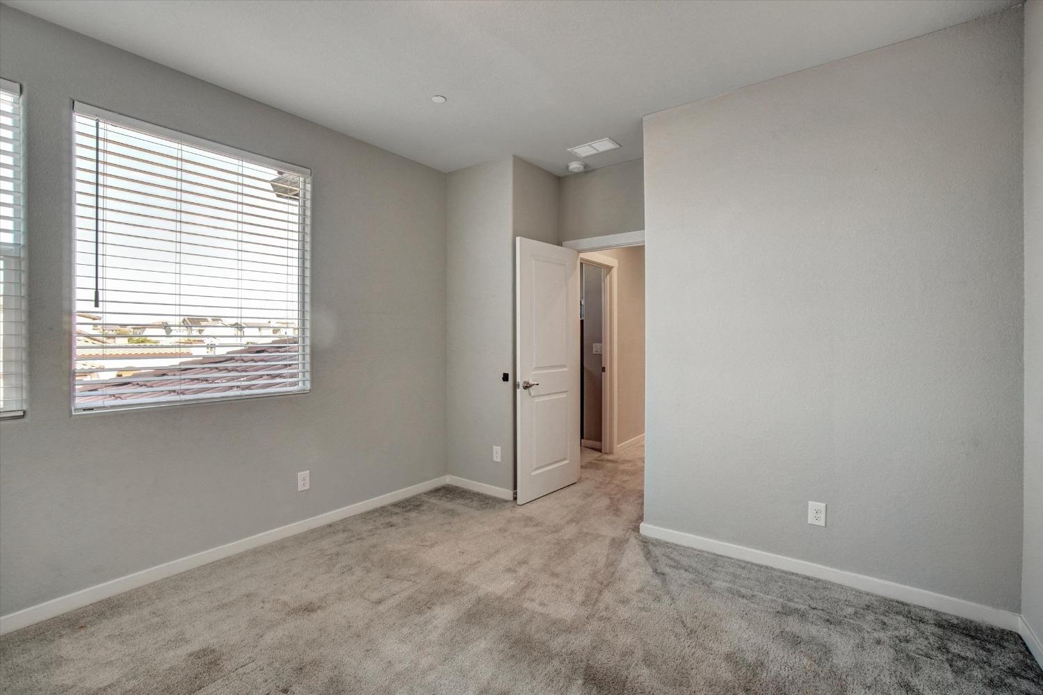 Detail Gallery Image 27 of 42 For 4092 Aura Way, Rancho Cordova,  CA 95742 - 4 Beds | 3/1 Baths