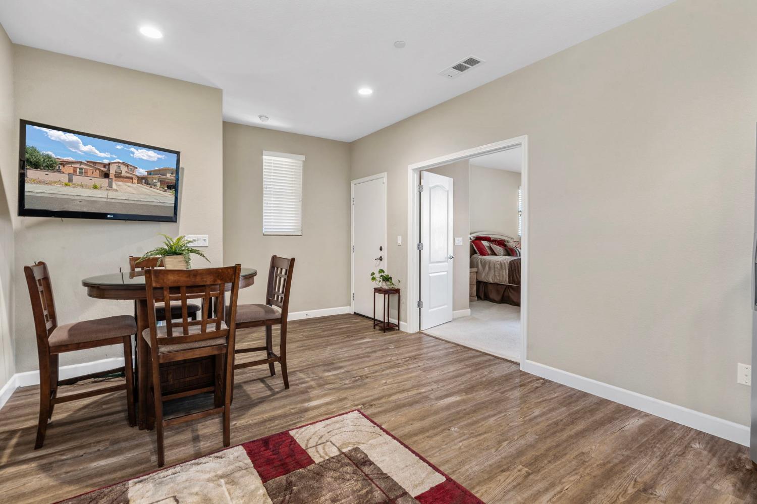 Detail Gallery Image 7 of 61 For 3587 Rapallo Way, Manteca,  CA 95337 - 4 Beds | 3/1 Baths