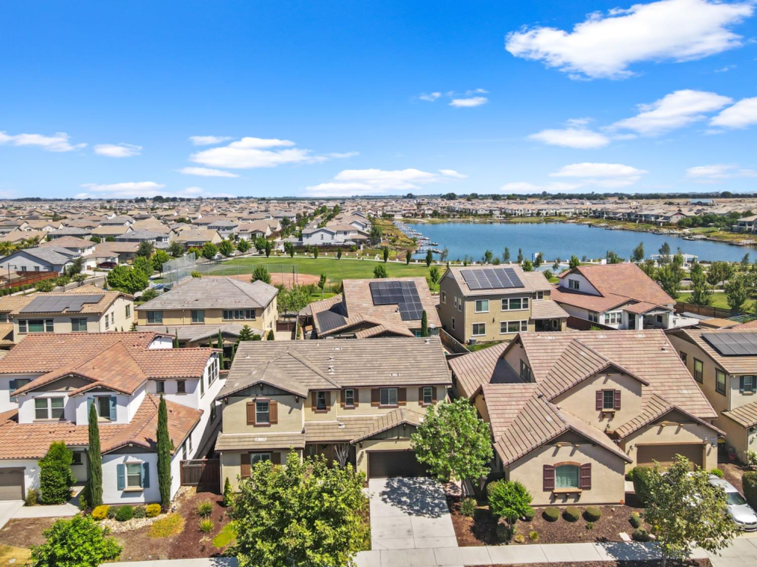 Detail Gallery Image 5 of 69 For 1737 Cranbrook Ct, Lathrop,  CA 95330 - 5 Beds | 4/1 Baths