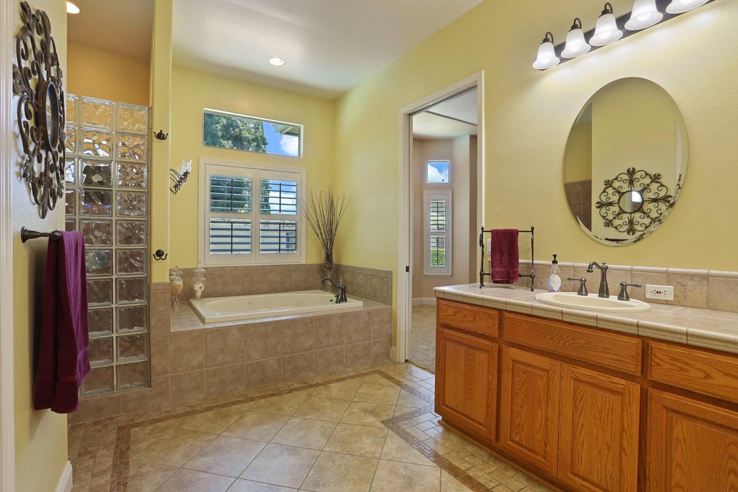 Detail Gallery Image 51 of 67 For 1542 Terracina Cir, Manteca,  CA 95336 - 3 Beds | 2/1 Baths