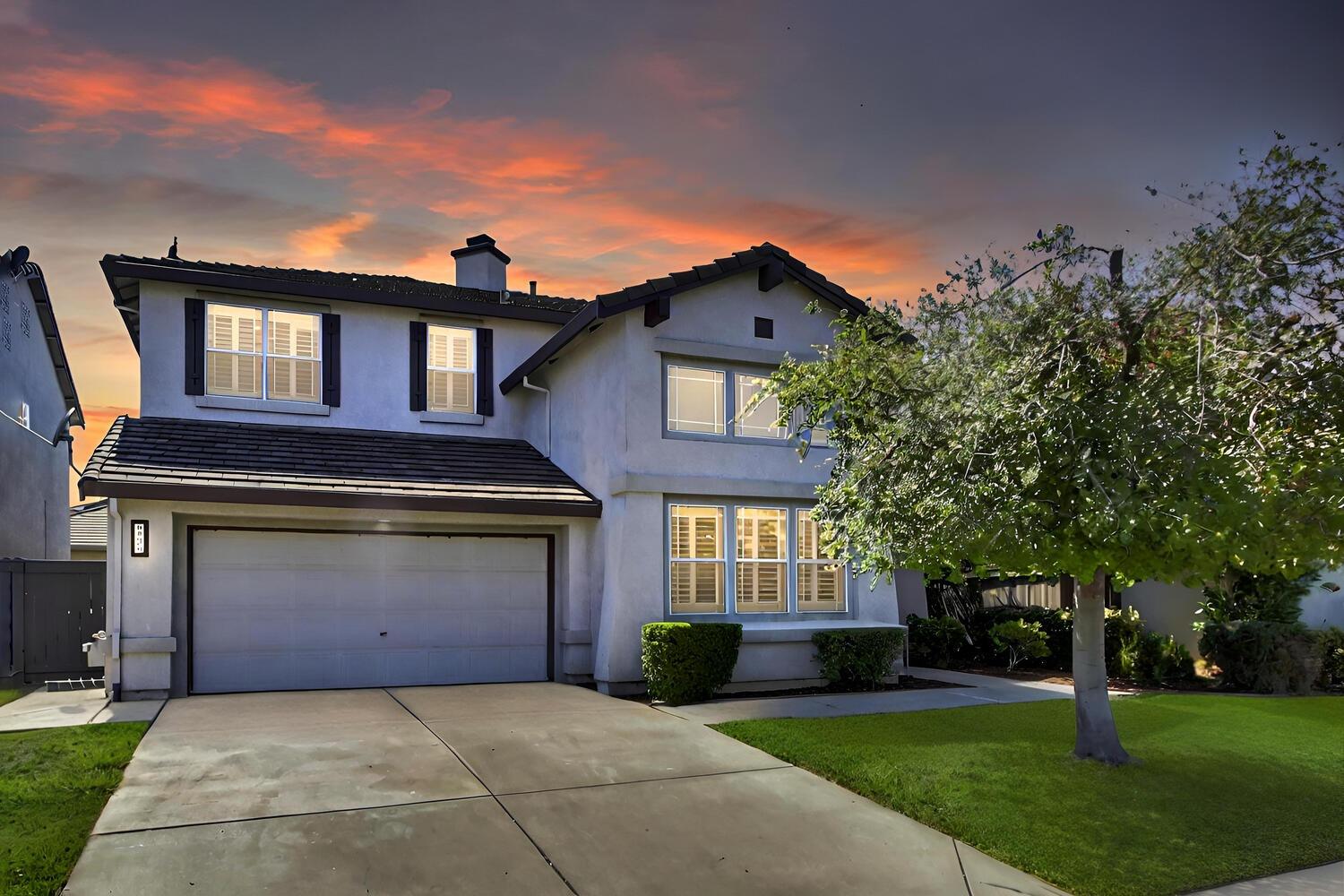 Detail Gallery Image 1 of 61 For 9832 Burrowing Owl Way, Elk Grove,  CA 95757 - 5 Beds | 3/1 Baths