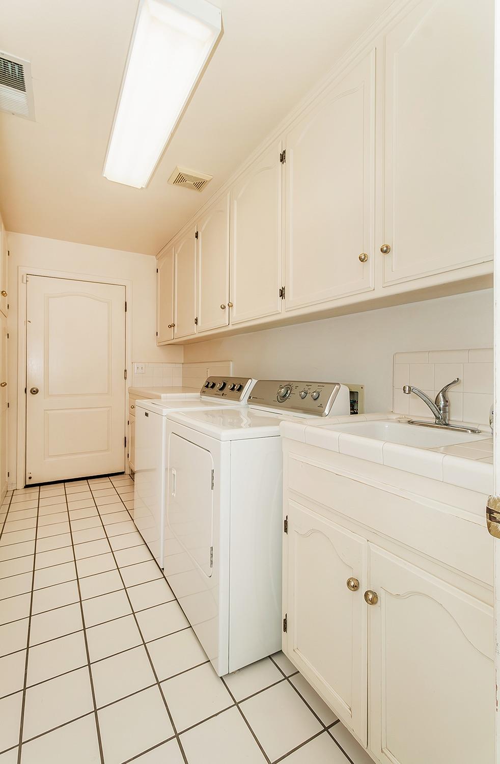 Detail Gallery Image 24 of 64 For 2371 Harold St, Kingsburg,  CA 93631 - 4 Beds | 2/1 Baths