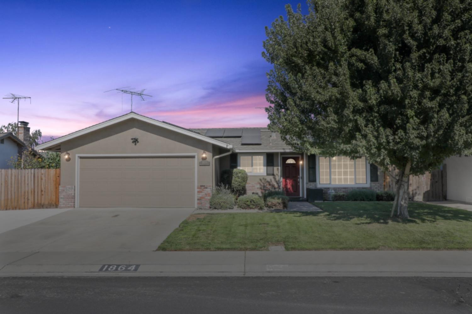 Detail Gallery Image 1 of 1 For 1864 Cherrywood Pl, Manteca,  CA 95336 - 3 Beds | 2 Baths