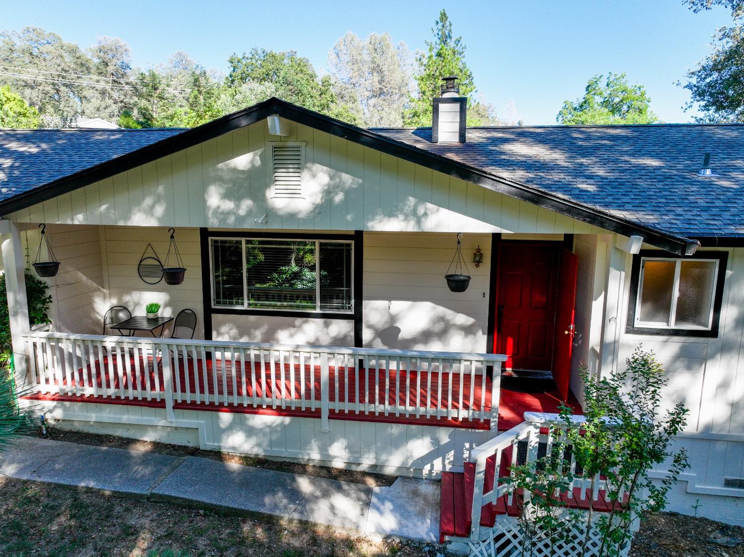 Detail Gallery Image 1 of 39 For 698 Atkins Rd, Grass Valley,  CA 95945 - 3 Beds | 2 Baths