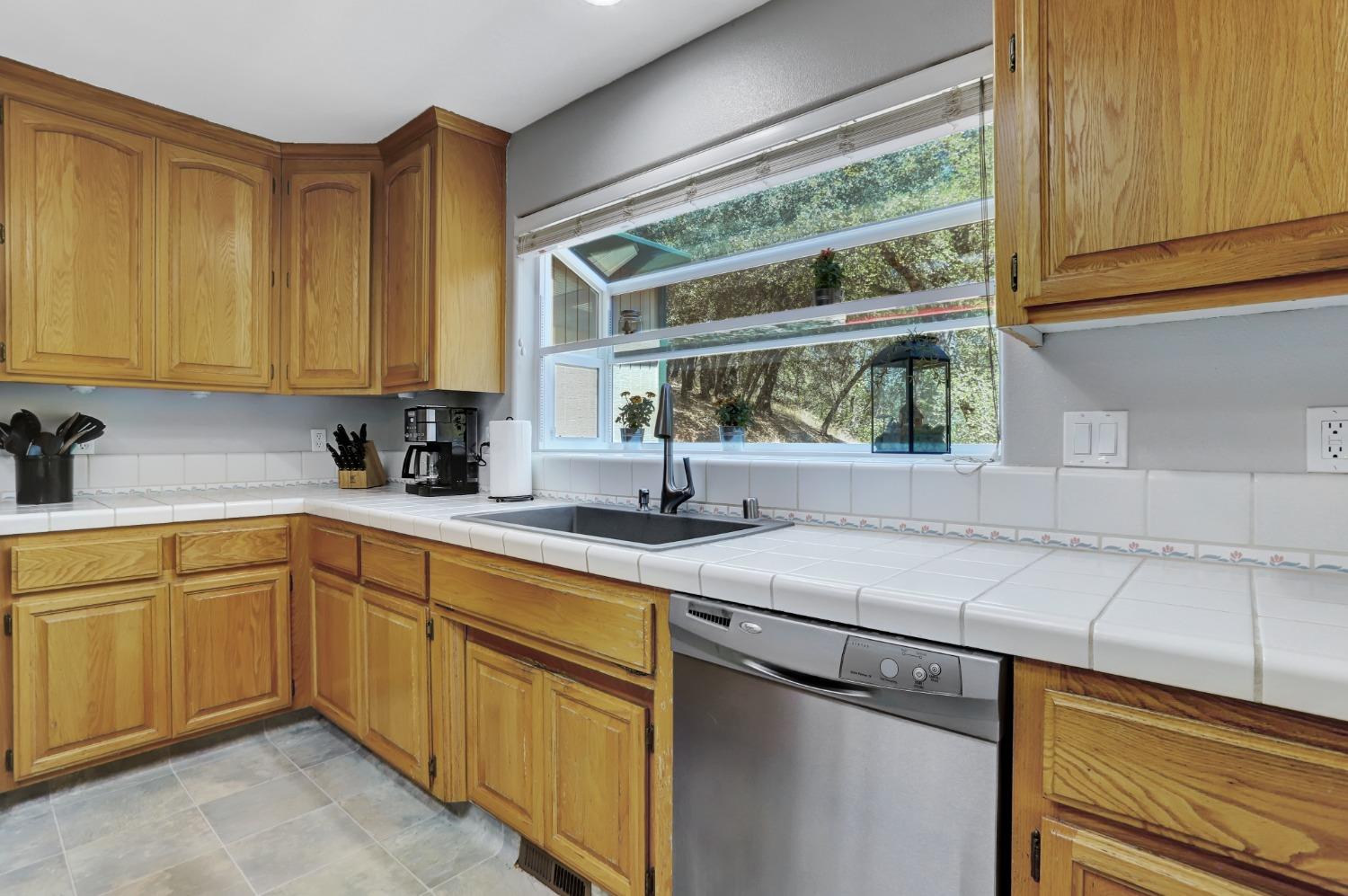 Detail Gallery Image 25 of 93 For 17592 Brewer Rd, Grass Valley,  CA 95949 - 3 Beds | 2 Baths