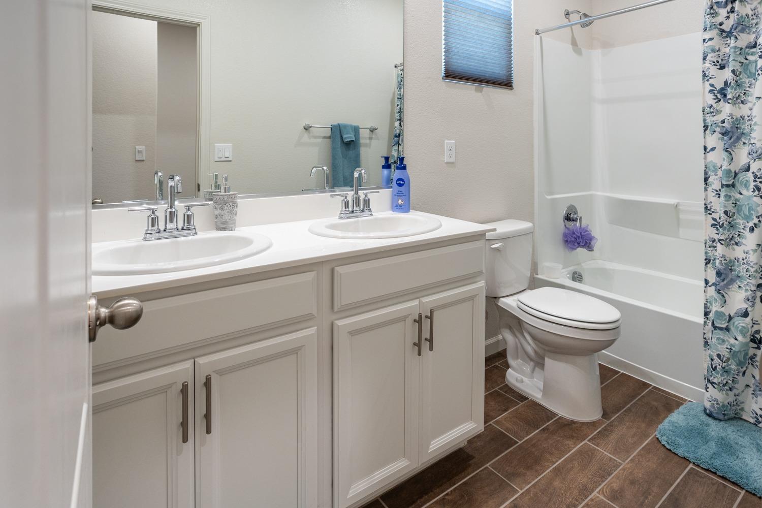 Detail Gallery Image 16 of 20 For 2997 Diablo View Dr, Manteca,  CA 95337 - 4 Beds | 2 Baths