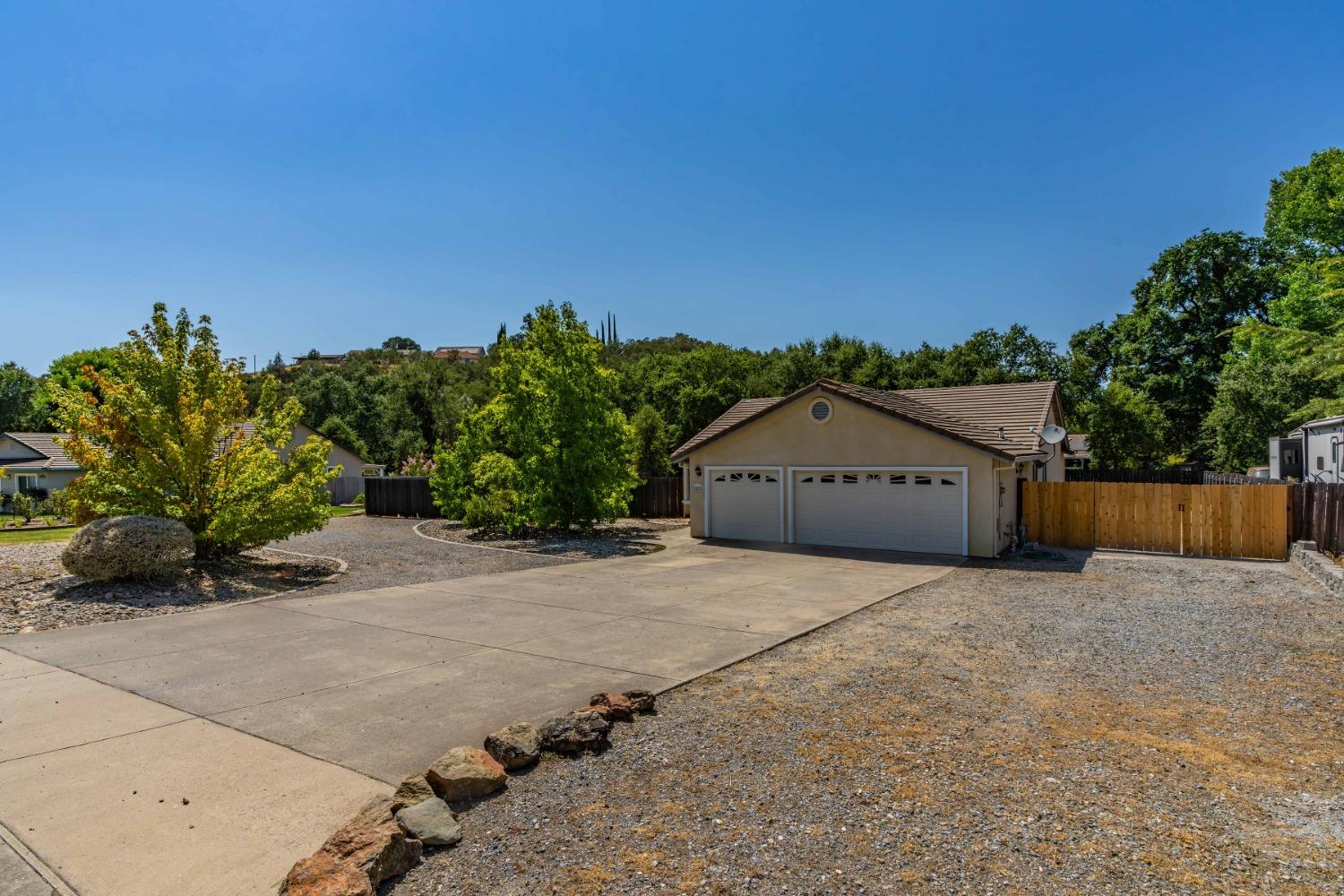 Detail Gallery Image 1 of 1 For 2476 Huckleberry Ln, Valley Springs,  CA 95252 - 4 Beds | 2 Baths