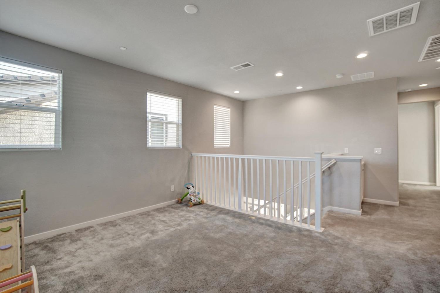 Detail Gallery Image 23 of 42 For 4092 Aura Way, Rancho Cordova,  CA 95742 - 4 Beds | 3/1 Baths