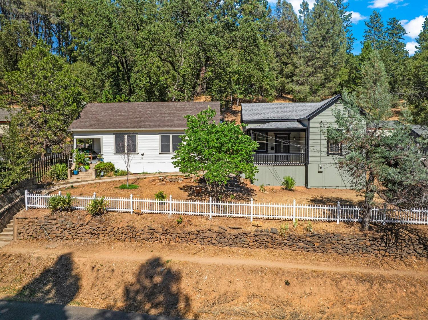 Detail Gallery Image 1 of 1 For 2829 Coloma St, Placerville,  CA 95667 - 5 Beds | 2 Baths