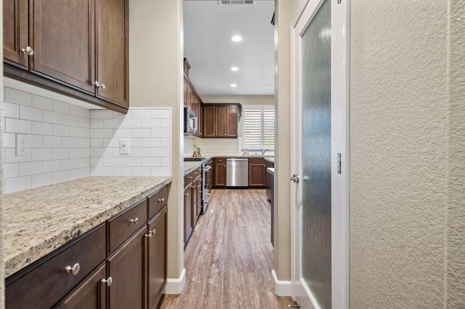 Detail Gallery Image 22 of 61 For 3587 Rapallo Way, Manteca,  CA 95337 - 4 Beds | 3/1 Baths