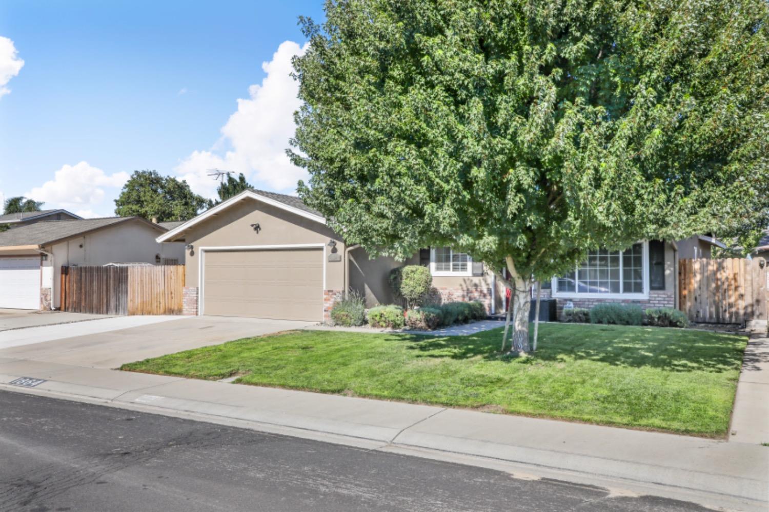 Detail Gallery Image 2 of 33 For 1864 Cherrywood Pl, Manteca,  CA 95336 - 3 Beds | 2 Baths