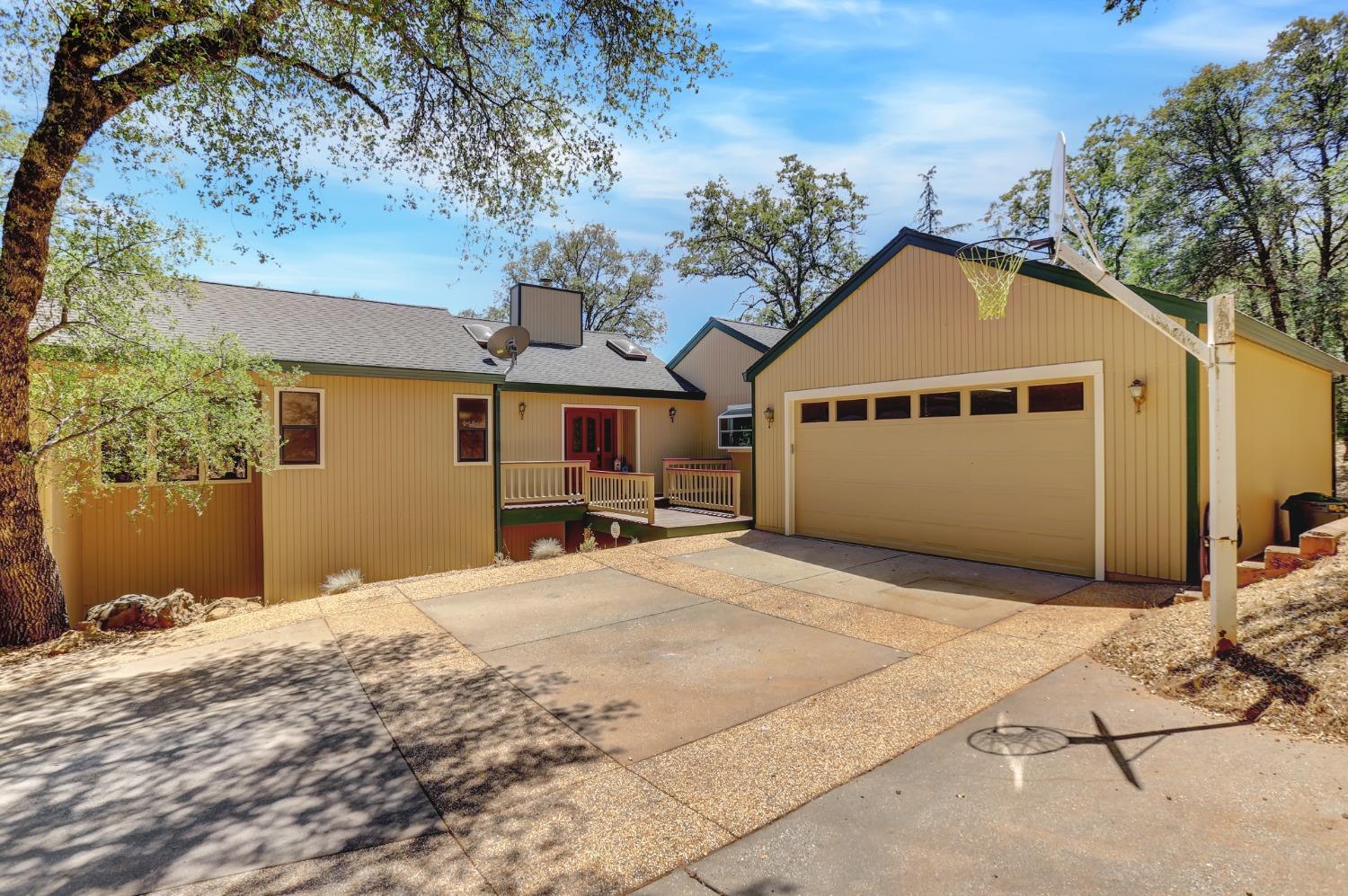 Detail Gallery Image 1 of 93 For 17592 Brewer Rd, Grass Valley,  CA 95949 - 3 Beds | 2 Baths