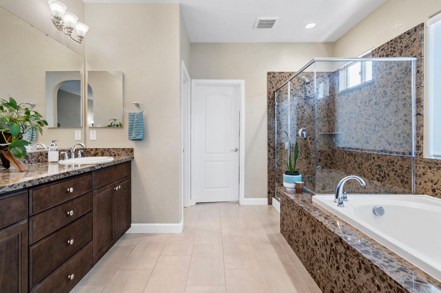 Detail Gallery Image 39 of 61 For 3587 Rapallo Way, Manteca,  CA 95337 - 4 Beds | 3/1 Baths