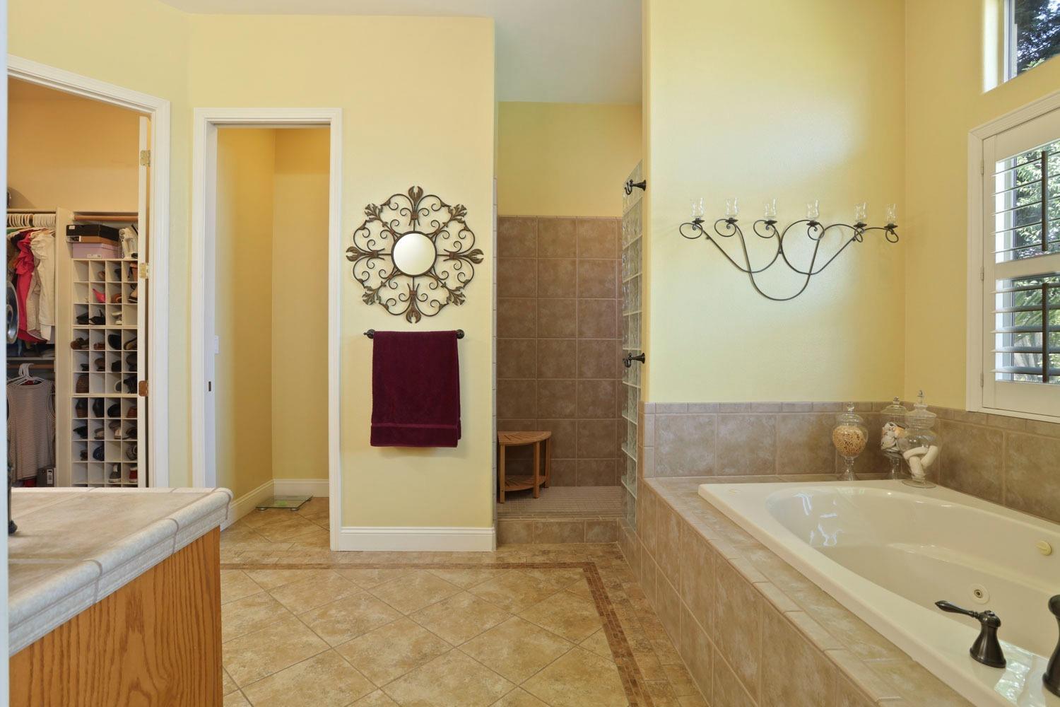 Detail Gallery Image 48 of 67 For 1542 Terracina Cir, Manteca,  CA 95336 - 3 Beds | 2/1 Baths