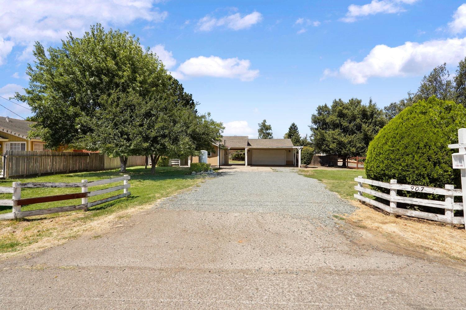 Detail Gallery Image 1 of 1 For 907 Ayers Ln, Galt,  CA 95632 - 2 Beds | 2 Baths