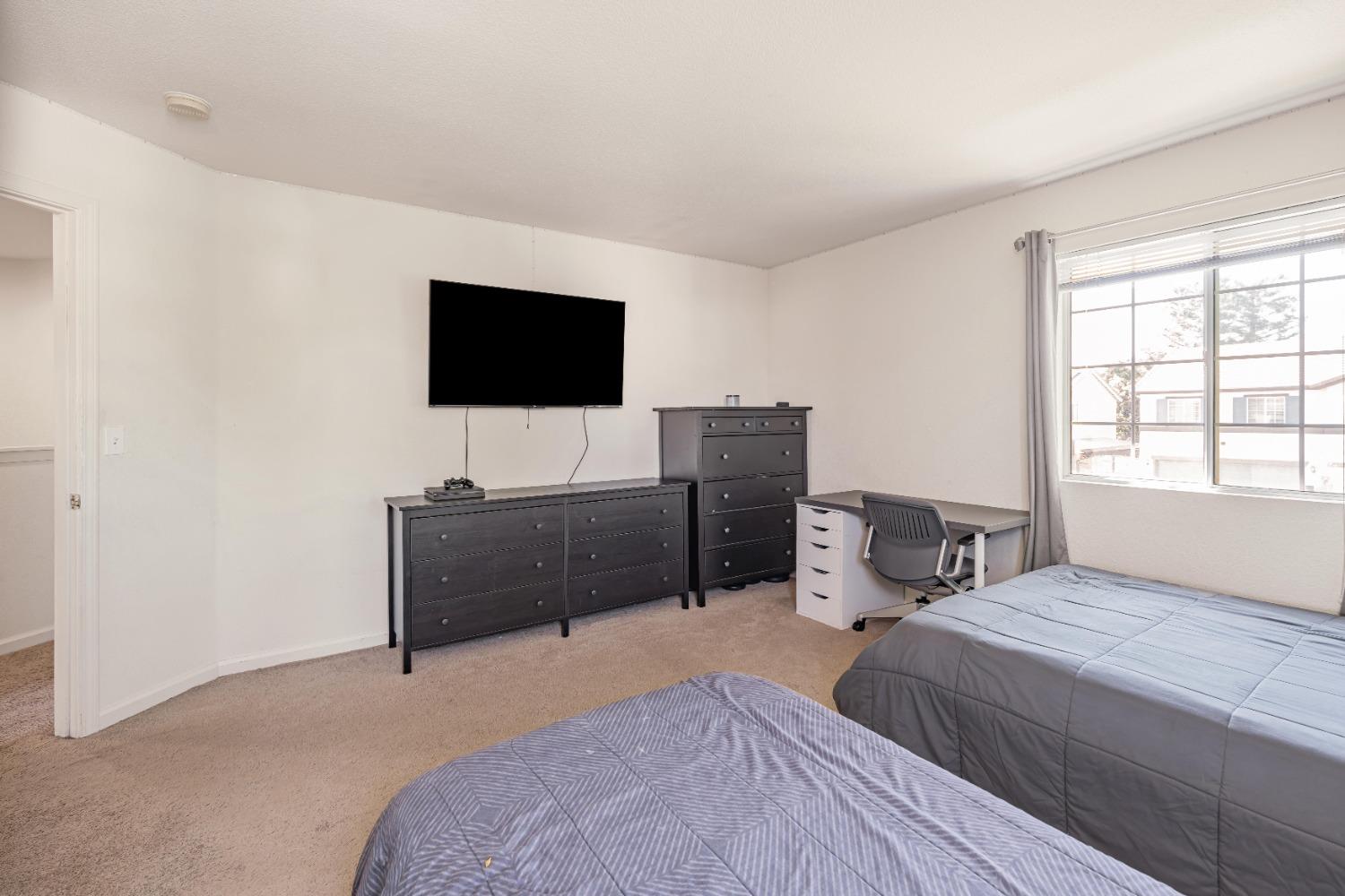 Detail Gallery Image 38 of 49 For 2208 Surf Ct, Stockton,  CA 95206 - 5 Beds | 2/1 Baths