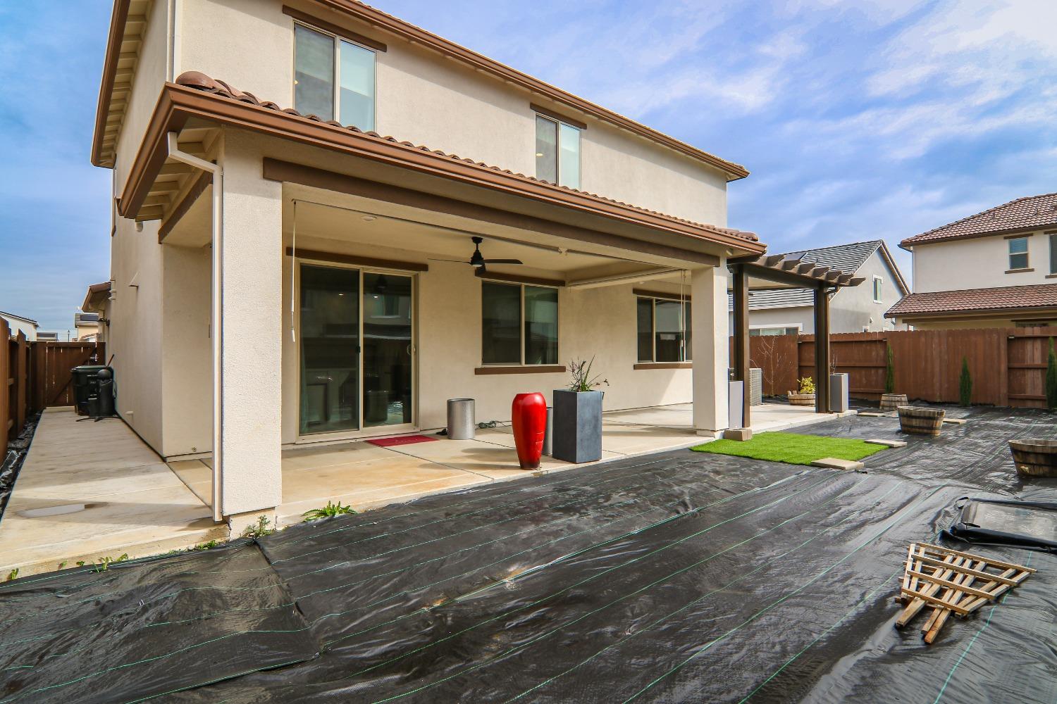 Detail Gallery Image 40 of 53 For 2261 Sierra Village Dr, Roseville,  CA 95747 - 5 Beds | 3/1 Baths