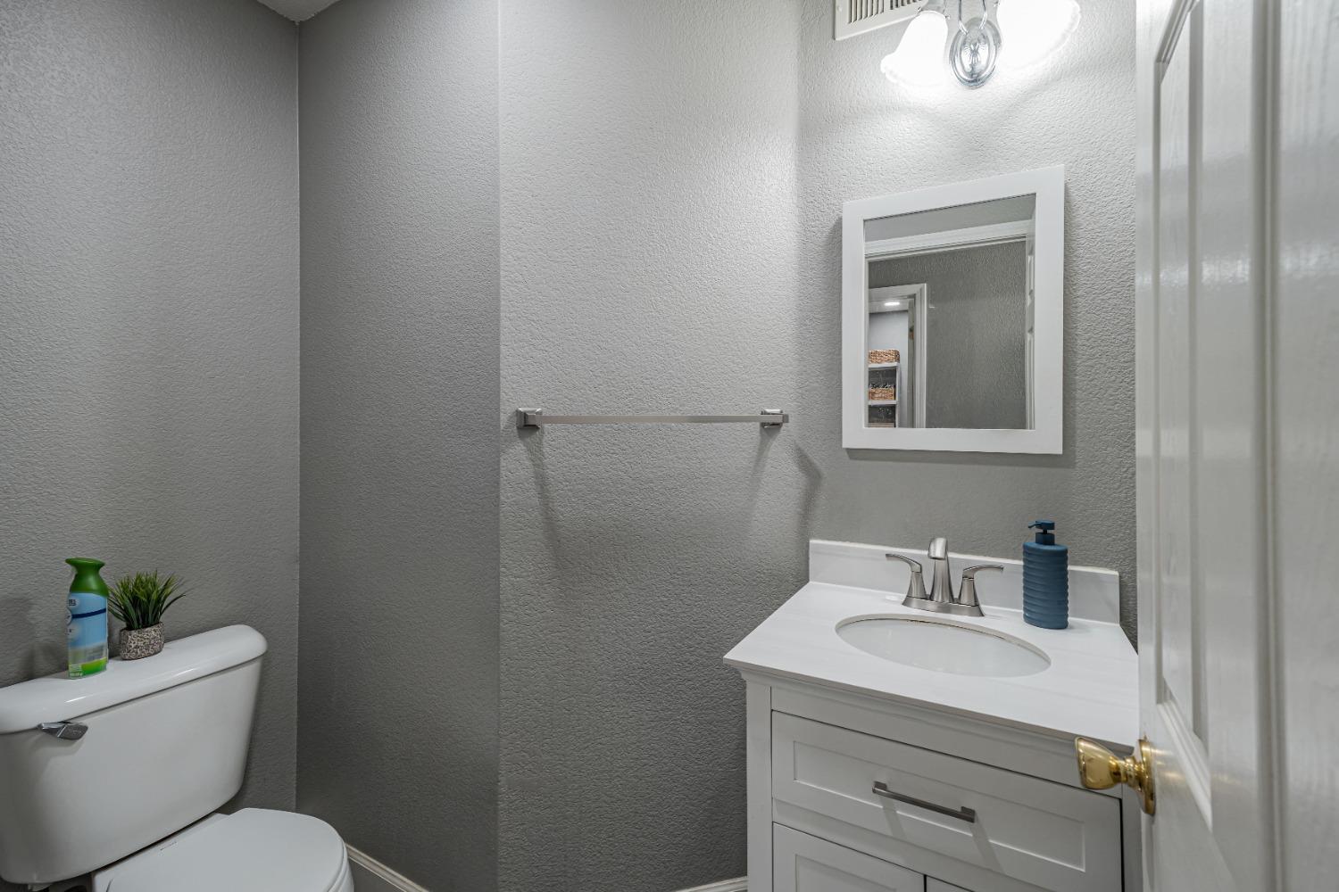 Detail Gallery Image 39 of 49 For 2208 Surf Ct, Stockton,  CA 95206 - 5 Beds | 2/1 Baths