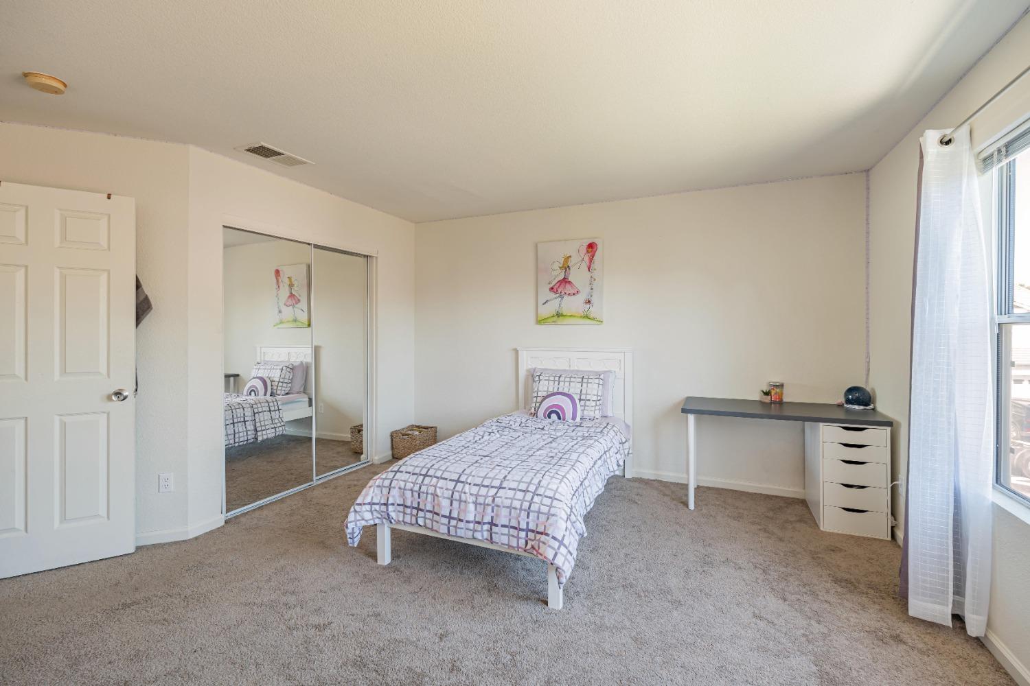 Detail Gallery Image 26 of 49 For 2208 Surf Ct, Stockton,  CA 95206 - 5 Beds | 2/1 Baths