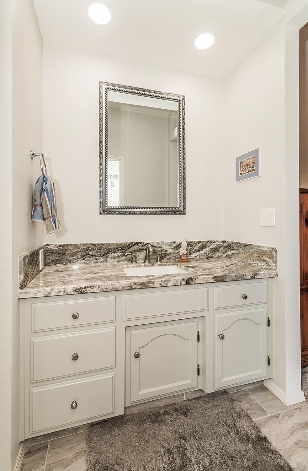 Detail Gallery Image 30 of 64 For 2371 Harold St, Kingsburg,  CA 93631 - 4 Beds | 2/1 Baths