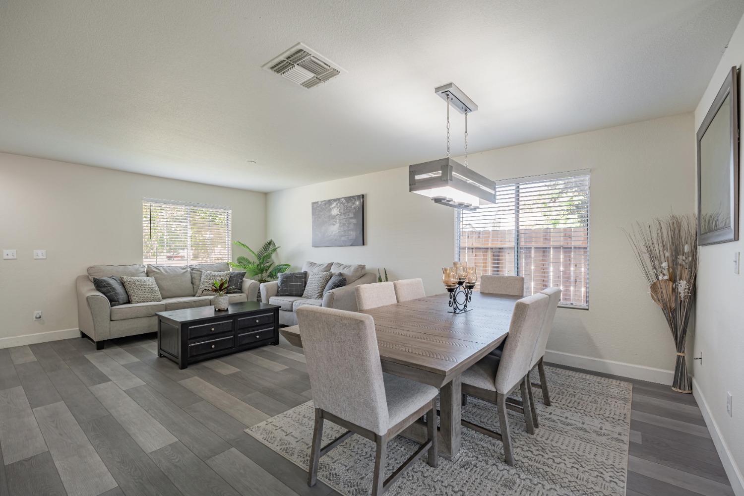 Detail Gallery Image 20 of 49 For 2208 Surf Ct, Stockton,  CA 95206 - 5 Beds | 2/1 Baths