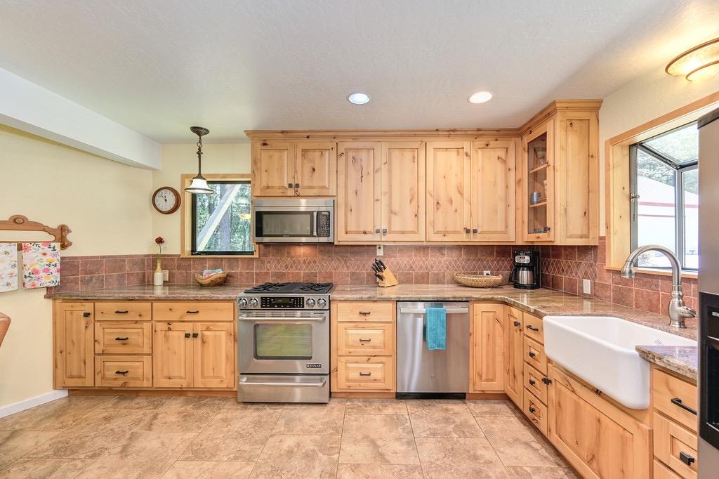 Detail Gallery Image 4 of 71 For 2933 Fort Jim Ct, Placerville,  CA 95667 - 2 Beds | 2 Baths