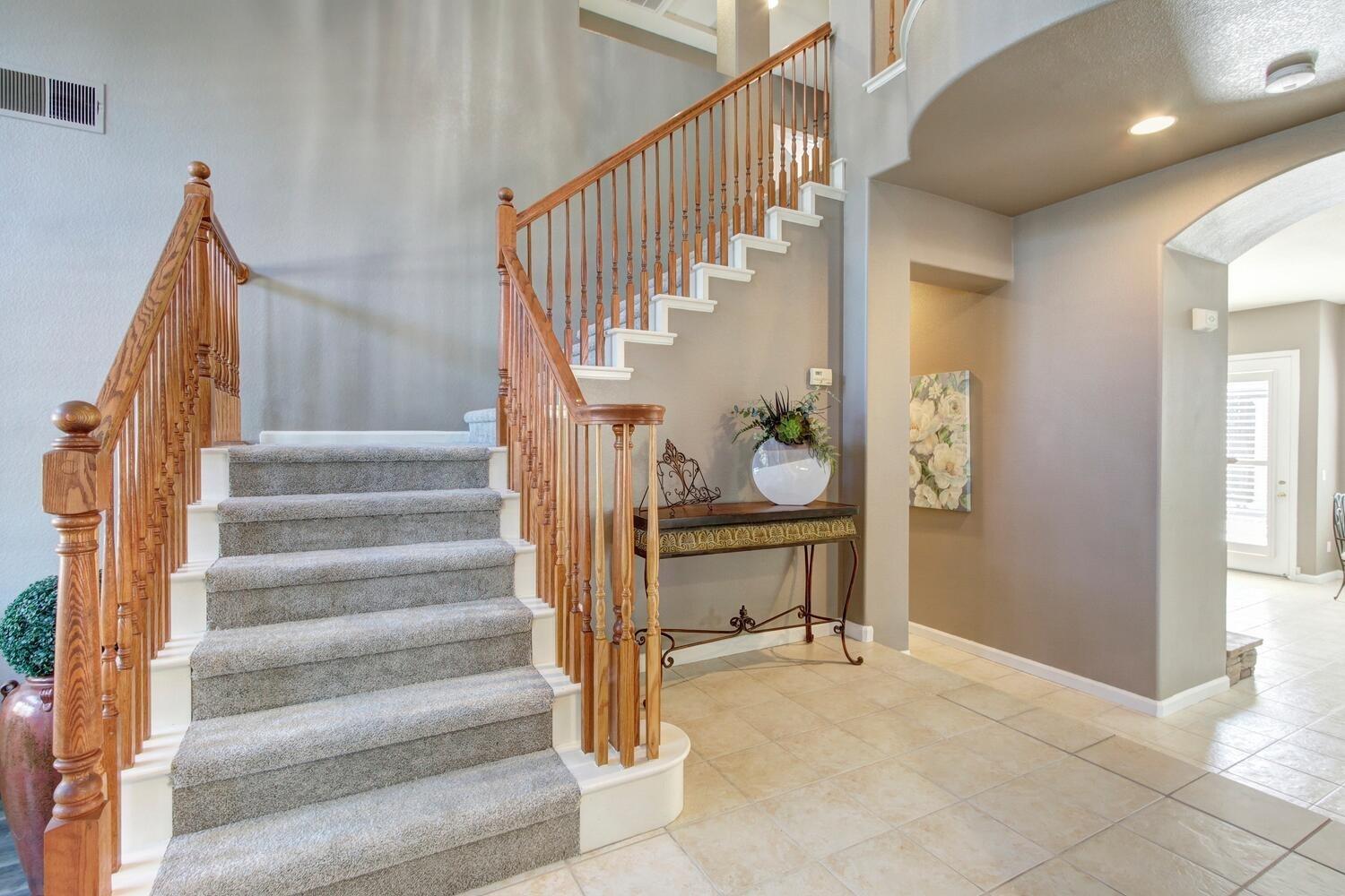 Detail Gallery Image 13 of 61 For 9832 Burrowing Owl Way, Elk Grove,  CA 95757 - 5 Beds | 3/1 Baths