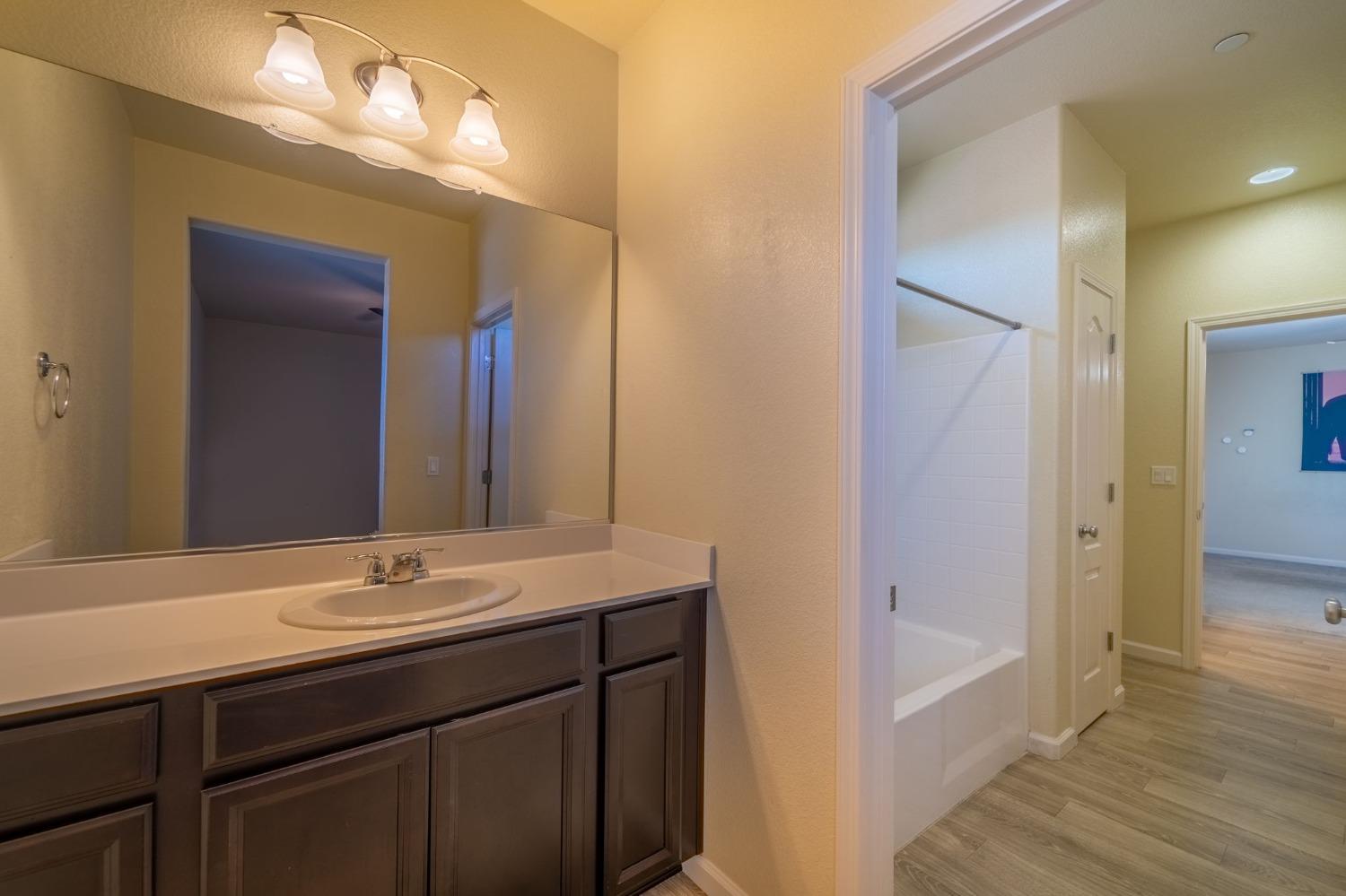 Detail Gallery Image 23 of 59 For 654 Kibbie Ct, Manteca,  CA 95337 - 4 Beds | 3/1 Baths