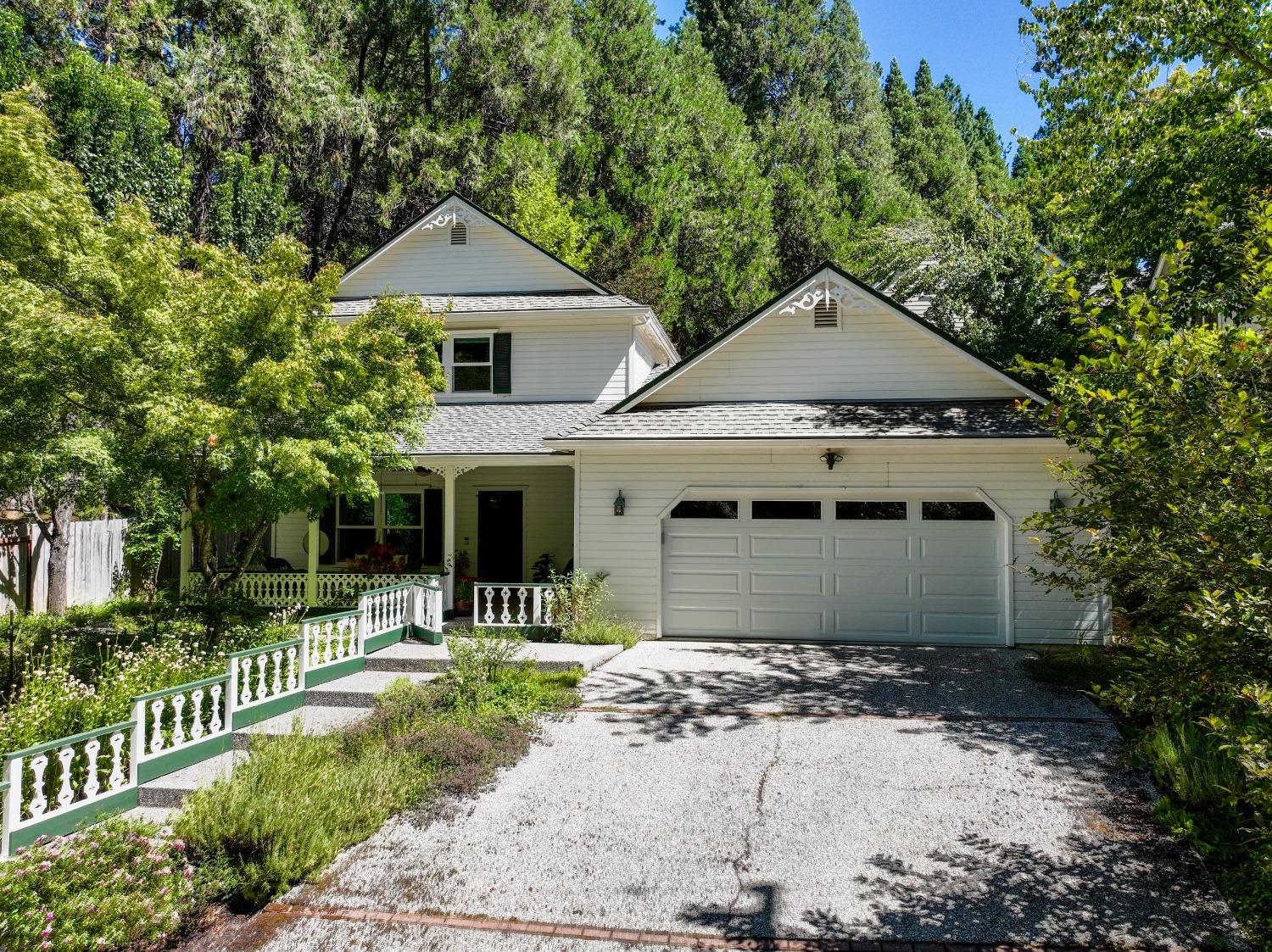 Detail Gallery Image 1 of 1 For 588 Railroad Ave, Nevada City,  CA 95959 - 3 Beds | 2/1 Baths